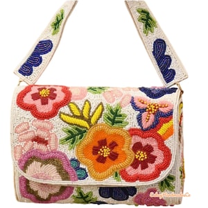 Bunt bestickte Geldbörse mit abnehmbarem Riemen, handgefertigte Blumenperlen-Handtasche, Crossbody-Tasche, lebendiges Geschenk für sie, Boho Sommer-Kupplung