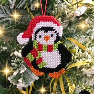 PDF Christmas Penguin, Plastic Canvas Needlework, 10 count pattern english Needlepoint