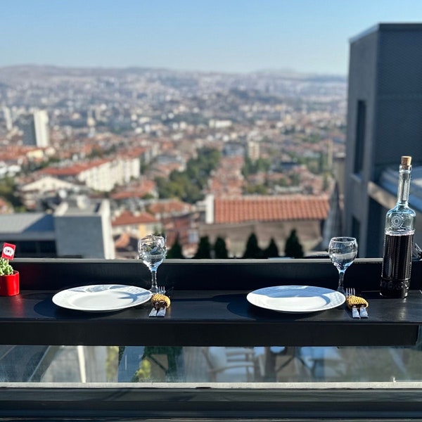 Balkon-Bar-Terrassentisch, Terrassen-Klappmöbel-Dekor, handgefertigter Mid-Century Modern, faltbarer Garten-Esstisch aus Walnussholz