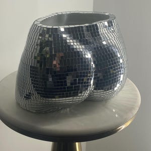 Jarrón con forma de trasero de bola de discoteca / Maceta con forma de trasero de cristal brillante tipo espejo / Divertido regalo de decoración para el hogar para ella / Adorno bohemio para estante