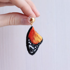 Monarch butterfly wings earrings, embroidered seed bead insect earrings mother gift. image 8