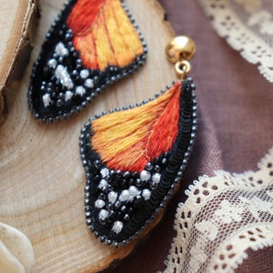 Monarch butterfly wings earrings, embroidered seed bead insect earrings mother gift. image 2