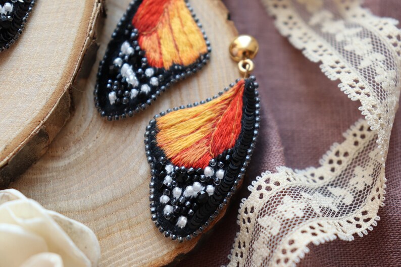 Monarch butterfly wings earrings, embroidered seed bead insect earrings mother gift. image 2