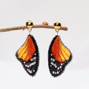 Monarch butterfly wings earrings, embroidered seed bead insect earrings mother gift. image 1