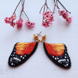 Monarch butterfly wings earrings, embroidered seed bead insect earrings mother gift. image 3