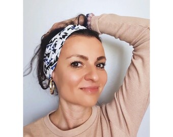White cotton headband decorated with ornaments, Thin white hairband, White blue turban, Twisted knot white hair accessory, Spa yoga bandana
