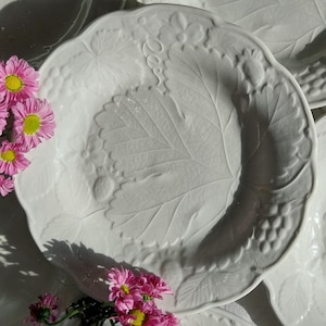 6 pretty English earthenware dessert plates (white slip)