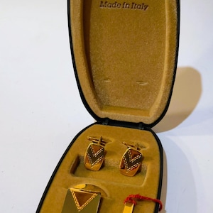 Set aus Manschettenknöpfen, Geldscheinhalter und Krawattenklammer – Made in Italy