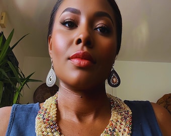collier en petites perles, collier fait main, collier tressé, collier femme, collier africain, collier tendance, collier multicolore