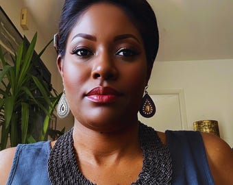 collier fait main, collier tressé, collier femme, collier africain, collier tendance, collier naturel noir, collier en petites perles