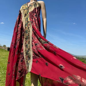 Prendisole decorato unico rosso e oro / taglia unica