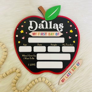 Letrero personalizado para el primer día de clases, letrero para el primer día de jardín de infantes, primer día de preescolar, letrero para el regreso a clases, accesorio fotográfico para el regreso a clases.