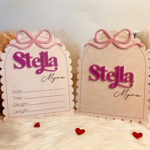 Benutzerdefinierte Baby Ankündigung Zeichen, Schleife Geburt Stats Zeichen, Geburtsankündigung Geschenk, Schleife Baby Namen Zeichen, rosa Schleife Kokette Baby Zeichen