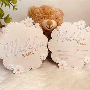 Signe de naissance personnalisé fleur de marguerite, faire-part de naissance, faire-part de naissance en bois arqué, prénom personnalisé, nom de naissance de bébé