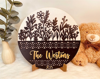 パーソナライズされた木製の家族の花の看板、家族の名前の看板、新築祝いのギフト、パーソナライズされた看板、姓の看板、玄関のウェルカム