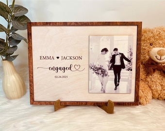 カップル向けのパーソナライズされた婚約ギフトサイン、婚約ギフトのアイデア、婚約写真ギフトサイン、ミニマリスト婚約ギフト