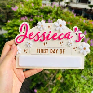 First Day Of Preschool Sign, Personalized Back To School Daisy Floral Sign, Custom Last Day Of Kindergarten Sign, School Photo Props Kids