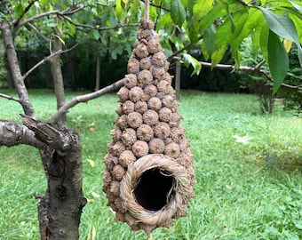 Handmade Oak Nut Shells Bird House, Outdoor Decoration, Recycled Material, Garden Accessory, Hanging Garden Decoration, Bird Nester