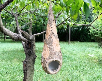 Handmade Hummingbird House, Outdoor Decoration, Recycled Material, Garden Accessory, Hanging Garden Decoration, Bird Nester