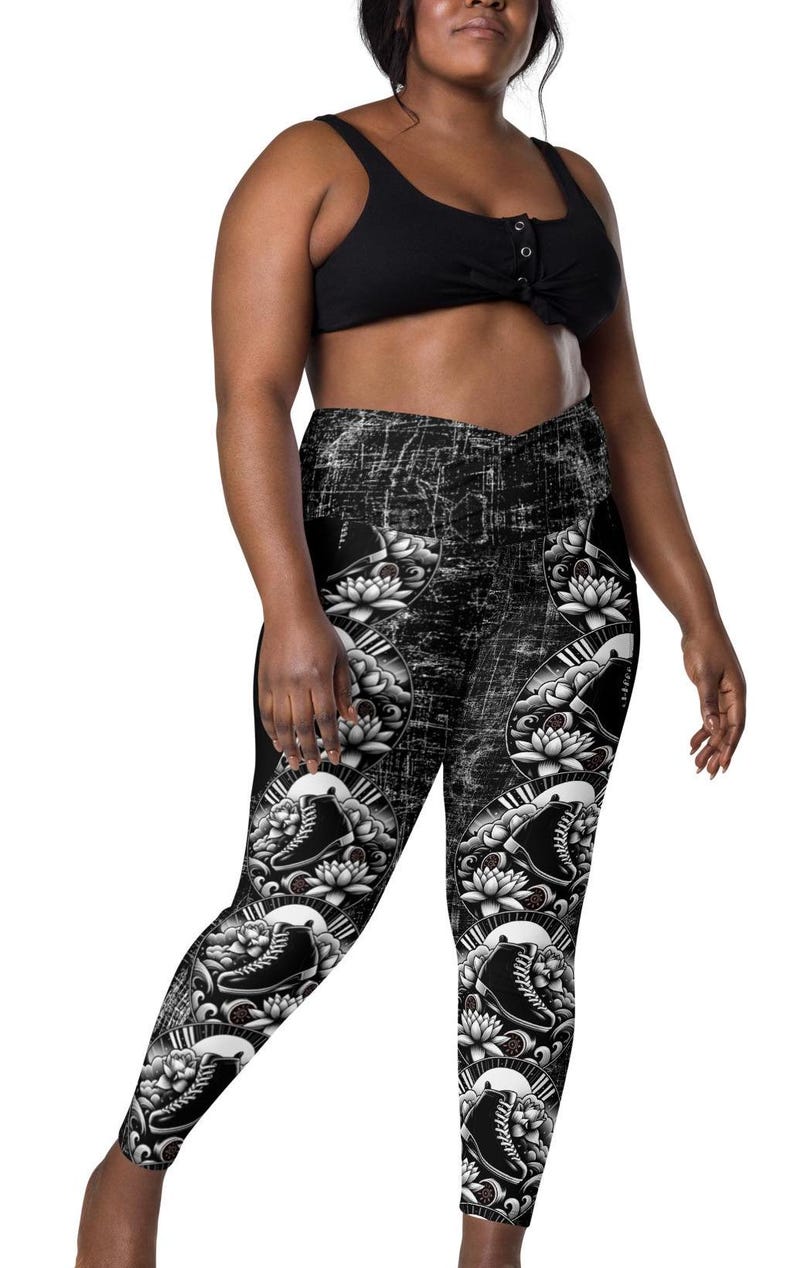 Rhythm Skater Crossover Leggings with Pockets – High-Waisted, Stretchy, & Stylish Roller Skate Apparel