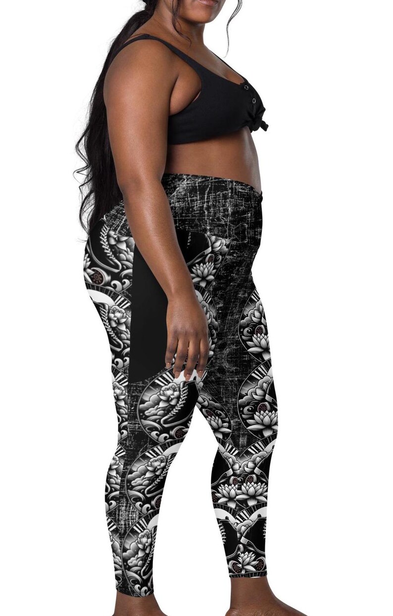 Rhythm Skater Crossover Leggings with Pockets – High-Waisted, Stretchy, & Stylish Roller Skate Apparel