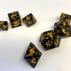 Kintsugi- black and gold dnd dice