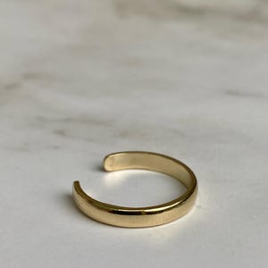 14k Solid Gold Plain Toe Ring High-Polished - Waterproof Band Toe Ring - Adjustable Gold Toe Ring - 585 Stamp or 14k, Gift for Her, Yellow