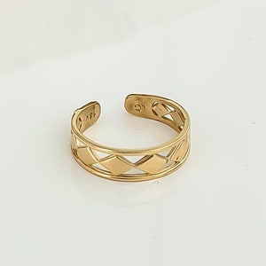14k Solid Gold Geometric Toe Ring, Yellow Gold - Waterproof Band Toe Ring - Adjustable Gold Toe Ring - 585 Stamp or 14k, Gift for Her
