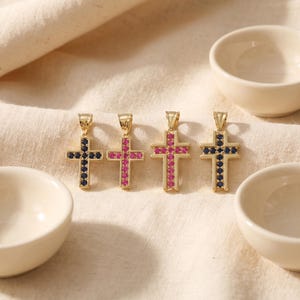 Ciondolo a croce reversibile in oro massiccio 14 carati, con zirconi blu o rosa sul davanti e zirconi trasparenti sul retro, ciondolo a croce a doppia faccia piccolo o grande, regalo per lei.
