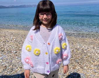 Kinder Blümchen weiße Strickjacke