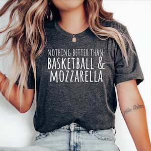 Camiseta de regalo con queso mozzarella, camiseta con palitos de mozzarella, camiseta divertida con mozzarella, camiseta con palitos de mozzarella, baloncesto y mozzarella