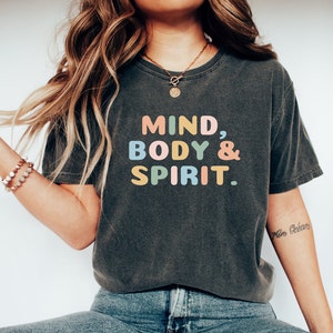 Wellness Shirt, Yoga Shirt, Wellness Geschenk, Yogi Shirt, Yoga Tshirt, Yoga Geschenk, Geschenk für Yoga, spirituelles Shirt, spirituelles Geschenk, Yoga T-Shirt, Yoga Top
