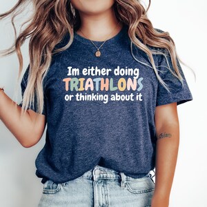 Triatlon cadeau-t-shirt, cadeau voor triatleet, grappig triatlon-shirt, triatloncadeau-top, ik doe triatlons of denk erover na