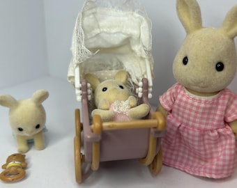 Paseo en carruaje de Connor y Kerry / Familia de conejos blancos ~ Sylvanian Families / Vintage / Coleccionable / Juego coleccionable