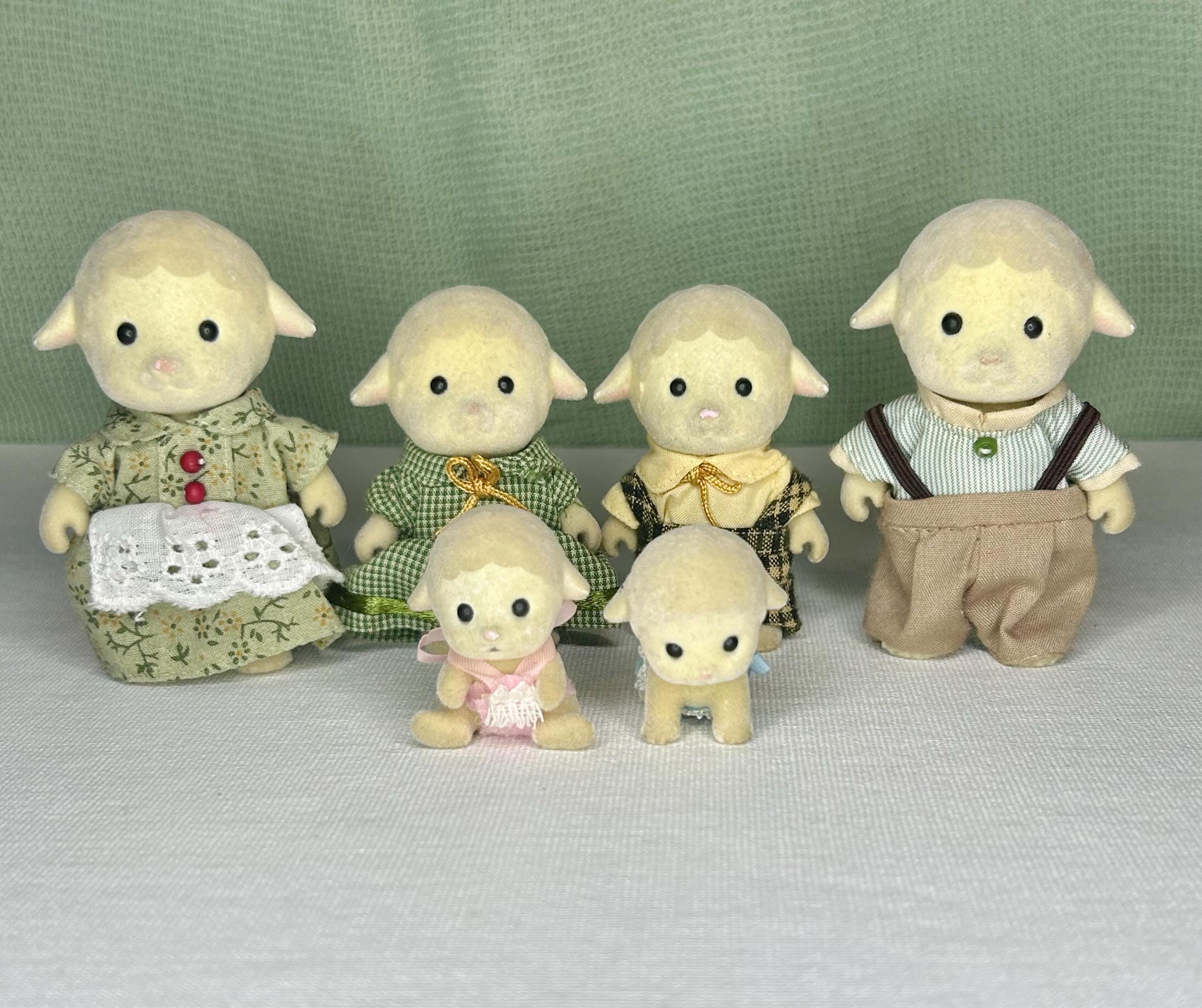 * antique sheep ✵ * クリーム色リボンの キュートな羊さん antique sheep ✵ * クリーム色リボンの キュートな羊さん