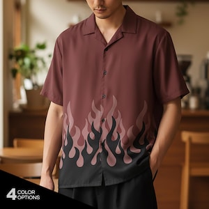 Camisa de manga corta con botones y llamas negras, corte holgado, AOP reciclada