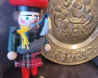Steinbach Nutcracker: Scottish Bagpiper, Wooden Figurine (13'') Germany