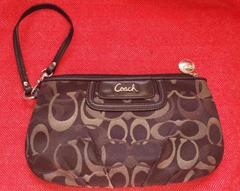 Coach Signature Wristlet Portemonnaie Braun Schwarz Designer Textil Schwarz Leder Zierteil Finish Silberfarben Hardware Top Reißverschluss Größe Large