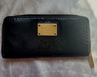 Michael Kors Black Large Leather Snakeskin Pattern Leather Zip Around Wallet Gold Plated Hardware