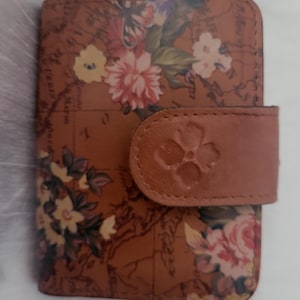 Patricia Nash Iberia Riot Rust Map Braun Kiss Lock Leder Kreditkarte Münze Brieftasche RFID-Sperre Neu Zustand