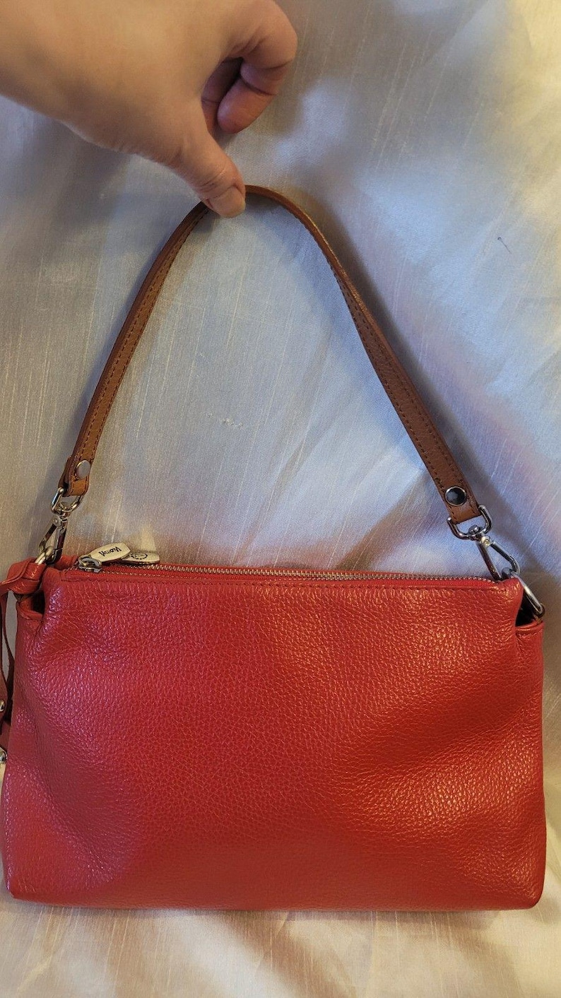 Valentina Rot Pebbled Leder Umhängetasche Clutch Silber Hardware Top Zip Made in Italy Neu Zustand Bild 5