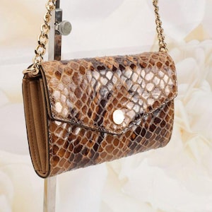 Michael Kors Schlangenhaut Python Geprägtes Echtleder Abnehmbarer Gold Kettenriemen Crossbody Brieftasche Abendtasche Saffiano Leder Innenausstattung