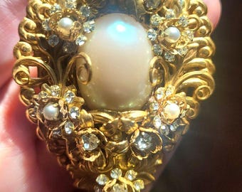Vintage Miriam Haskell Russin Gold Tone Filigree Brooch Egg Shaped Faux Pearl Crystals Unsigned Handmade