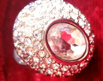Anillo de cóctel vintage grande y extravagante de diseñador Arnold Scaasi con pedrería, talla 7 (EE. UU.), firmado.