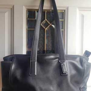 バッグ COACH OLD Vintage Leather totebag Y2K Vintage Coach Oversized Travel Overnighter Shoulder Bag in Smooth