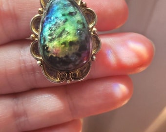 Anillo de plata de ley estilo suroeste con rubí y zoisita, grande, hecho a mano por un artesano, talla 8 de EE. UU.