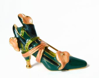 KJL Kenneth Jay Lane Cinderella Fairy Calla Lily Flower Enameled Green Shoe Brooch Signed