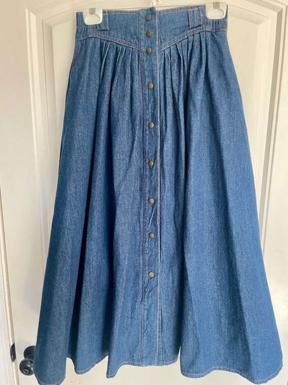 1980s Vintage Long Denim Snap Closure Skirt - image 1