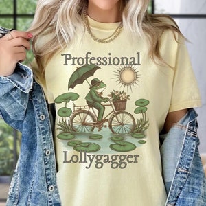 Professional Lollygagger, Born to Dilly Dally, Funny Vintage Frog Shirt Frog & Toad Comfort Colors Shirt Sarcastic Shirt Vintage Graphic Tee bild 1