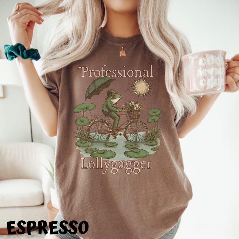 Professional Lollygagger, Born to Dilly Dally, Funny Vintage Frog Shirt Frog & Toad Comfort Colors Shirt Sarcastic Shirt Vintage Graphic Tee bild 8